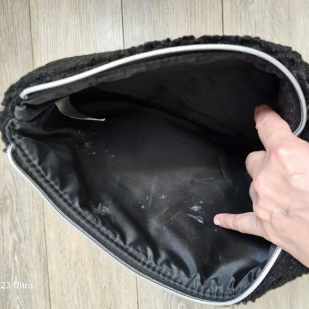 Black Sherpa Laptop Bag
